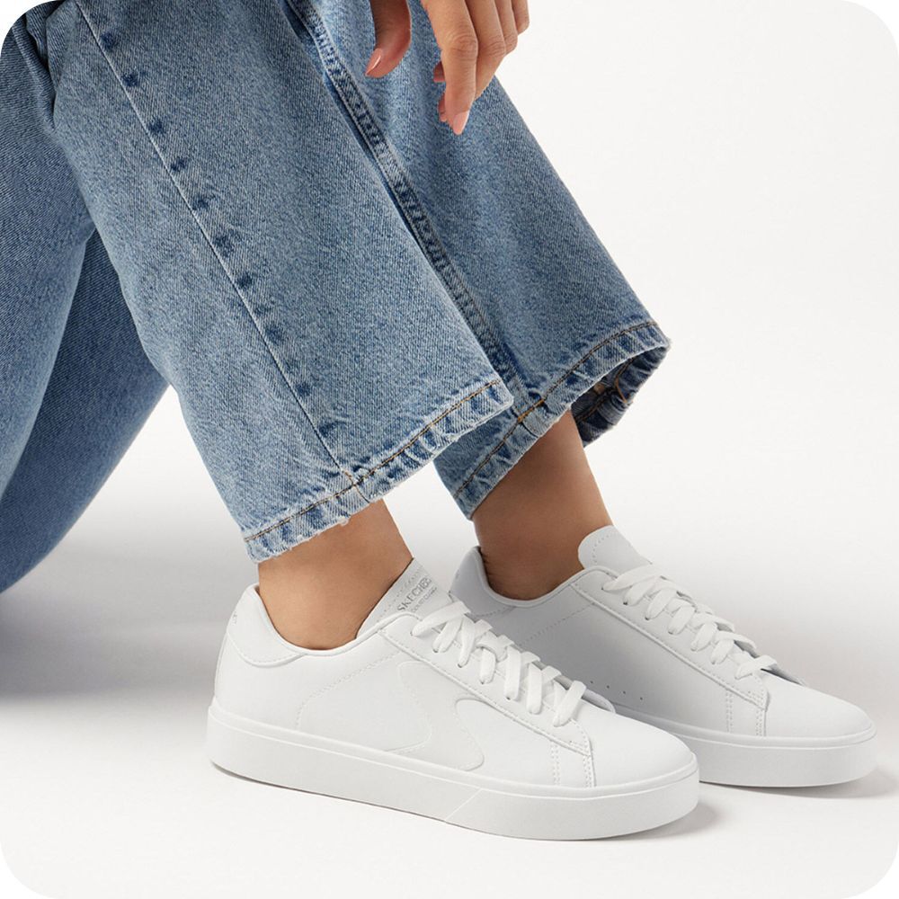 Hogyan tiszt&iacute;tsd a Skechers cipőket